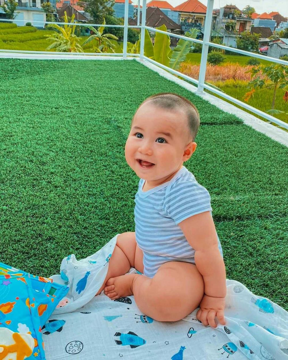 Potret Menggemaskan Baby Kaimano Anak Westny DJ yang Ultah