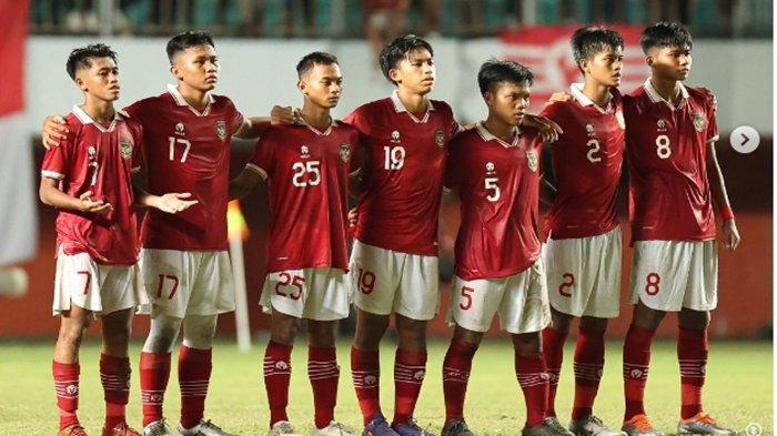Pemain Timnas Indonesia U-16 saat adu penalti