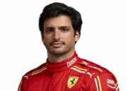 Profil Lengkap Carlos Sainz Jr.: Biodata, Agama, Medsos, Fakta Menarik, Keluarga, Karir Balap, Prestasi