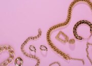 Arti Mimpi Dikasih Perhiasan Emas Menurut Islam: Tanda Kemuliaan atau Beban?