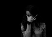 Arti Mimpi Dikejar Orang Gila Perempuan Menurut Islam: Simbol Kegelisahan atau Ketakutan yang Mendalam?