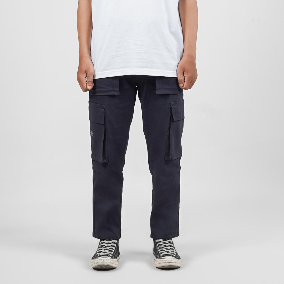 Tip Memilih Bahan Celana yang Tepat untuk Menghindari Efek Menerawang