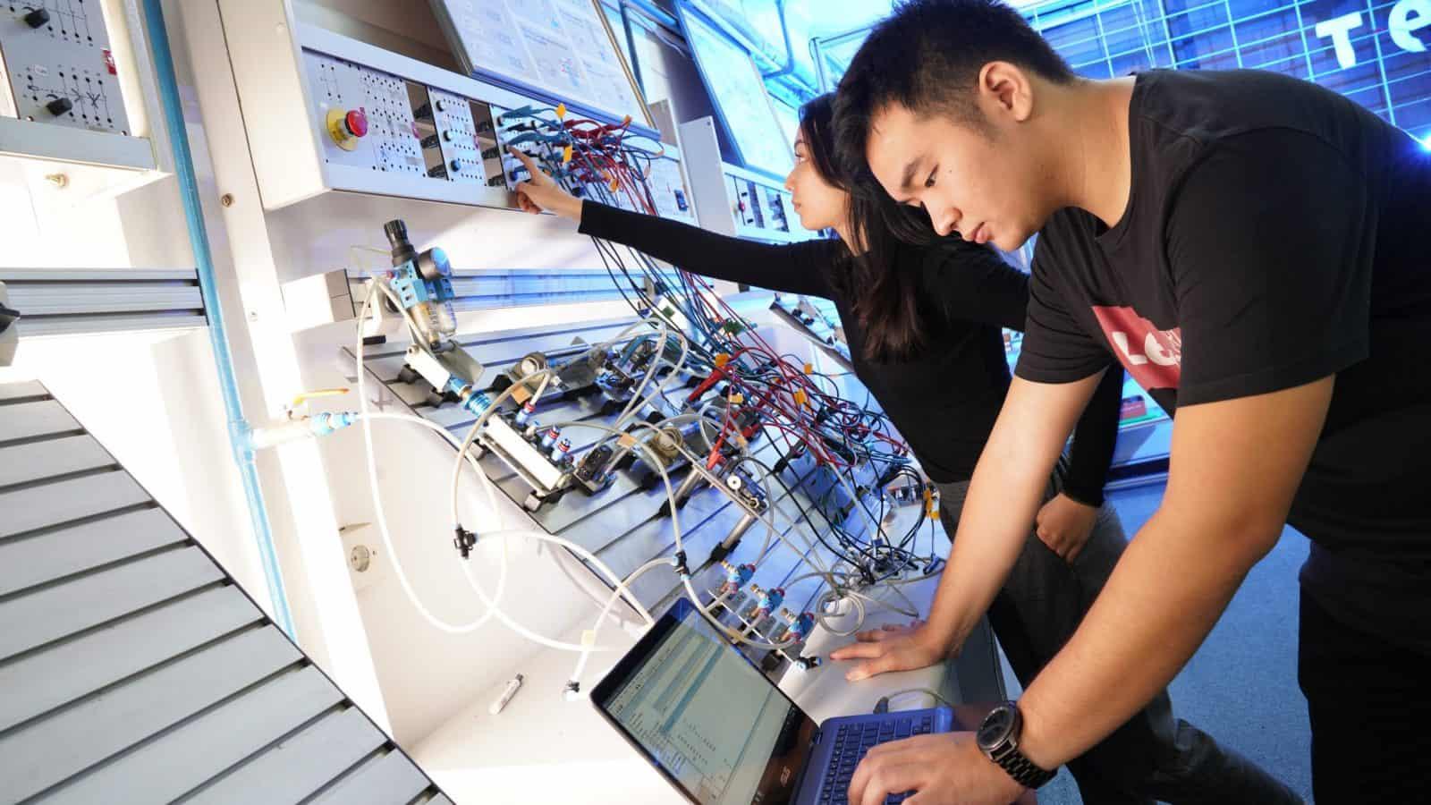 Teknik Menginterpretasi Gambar dengan Lebih Mendalam