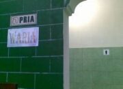 13 Tulisan Kocak di WC Umum yang Bisa Bikin Kamu Pipis Sambil Ketawa