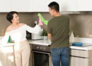 Suami Lakukan Pekerjaan Rumah Tangga Istri Jadi Lebih Bahagia?