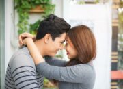 Pertama Kali Ciuman? 7 Pendapat Ini Bisa Jadi Gambaran Rasanya