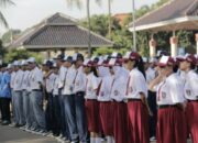Seragam Sekolah di Indonesia Dari Sejarah Hingga Arti Warna Tiap Tingkatan