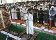 Sifat Orang Salat Jamaah: Ada yang Khusyuk Ada yang Paling Belakang