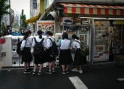 Serba-serbi Larangan Absurd Ikat Rambut Siswi di Jepang