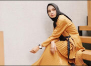 Wowkan Penampilanmu! Padanan Kerudung untuk Baju Kuning Kunyit yang Menawan!